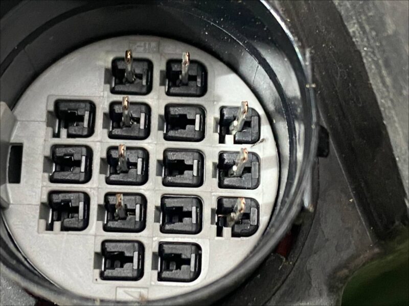 LR090392 Right headlight Range Rover Sport L494 (2014-2022) Used cost 550 € in stock 1 pcs.