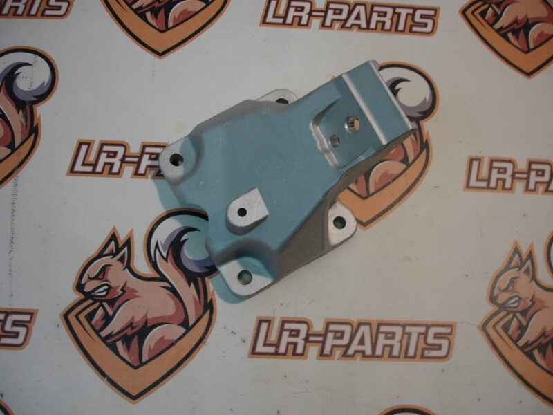LR090474 Engine cushion bracket right 3.0ie 5.0ie JAGUAR F PACE Range Rover Velar cost 165 € in stock 2 pcs.