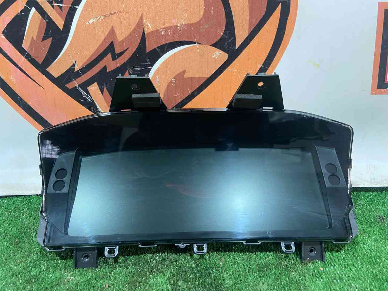 LR090570 TFT dashboard 2017 Range Rover Sport L494 (2014-2022) Used cost 750 € in stock 1 pcs.