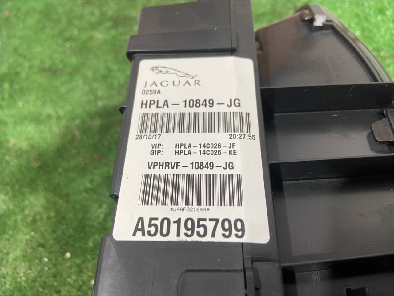 LR090570 TFT dashboard 2017 Range Rover Sport L494 (2014-2022) Used cost 750 € in stock 1 pcs.