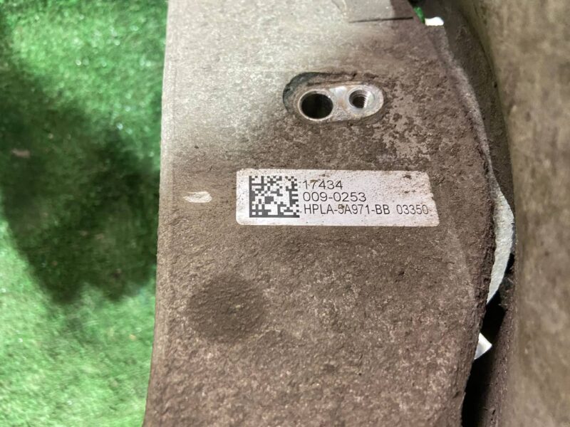 LR094541 Rear left axle Range Rover Sport L494 (2014-2022) Used cost 190 € in stock 1 pcs.