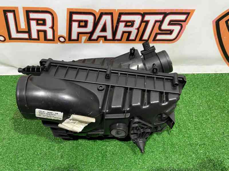 LR095789 Air filter housing right Range Rover Sport L494 (2014-2022) Used cost 250 € in stock 1 pcs.