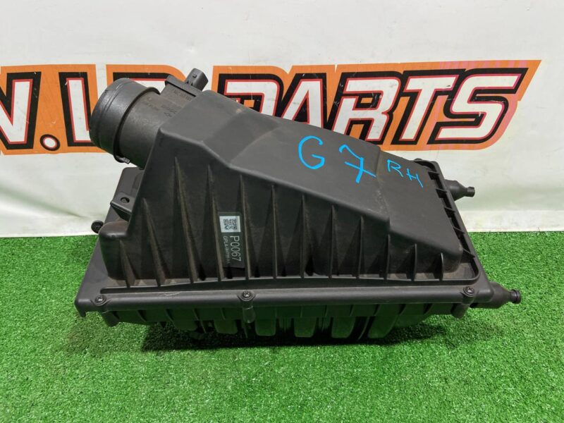 LR095789 Air filter housing right Range Rover Sport L494 (2014-2022) Used cost 250 € in stock 1 pcs.