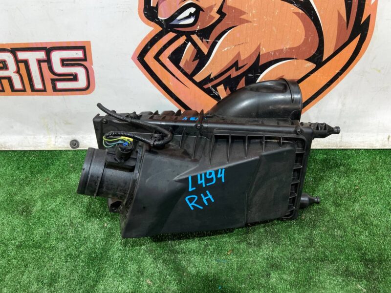 LR095789 Air filter housing right Range Rover Sport L494 (2014-2022) Used cost 250 € in stock 1 pcs.