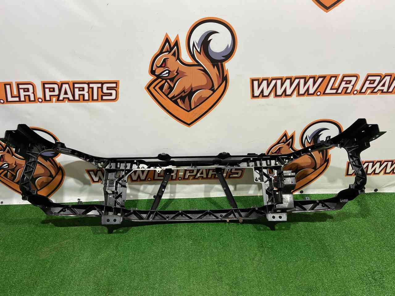 LR099687 Front panel TV Range Rover Sport L494 (2014-2022) Used cost 530 € in stock 1 pcs.