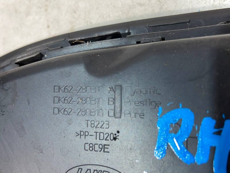 LR106327 Front right fender molding Range Rover Sport L494 (2014-2022) used cost 40 € in stock 1 pcs.