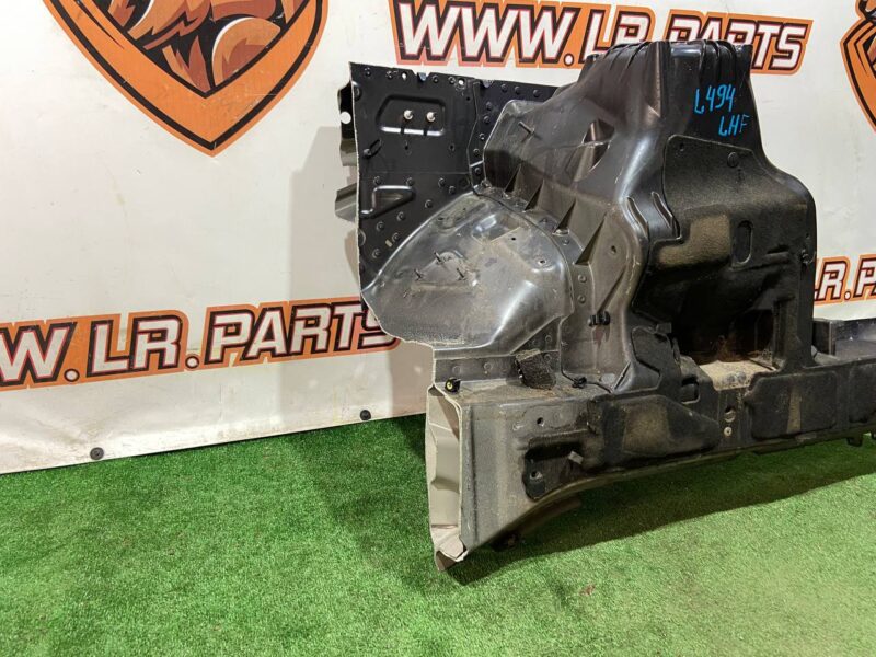 LR111046 Front Left Quarter Panel Range Rover L405 (2013-2021) Used cost 500 € in stock 2 pcs.