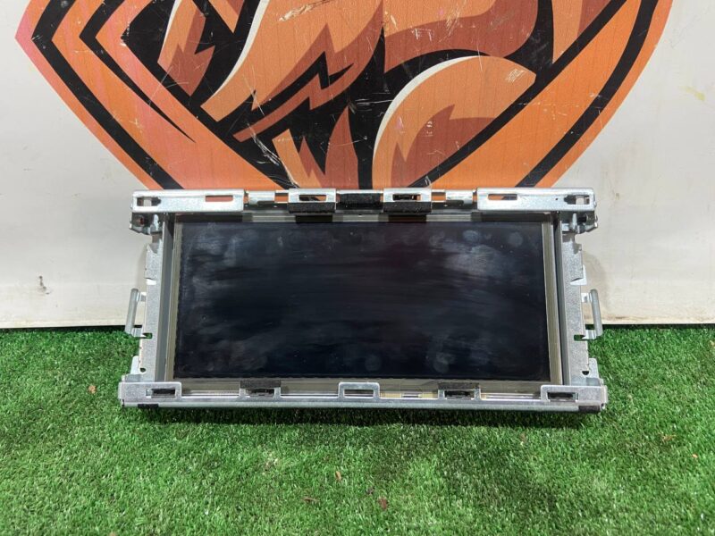 LR112397 Navigation display Land Rover Discovery 5 L462 (2017-) Used cost 265 € in stock 3 pcs.