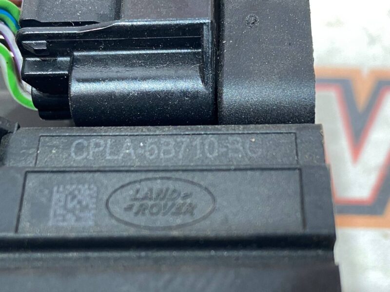 LR113342 Electromagnetic air suspension valve rear Range Rover Sport L494 Used - Image 37