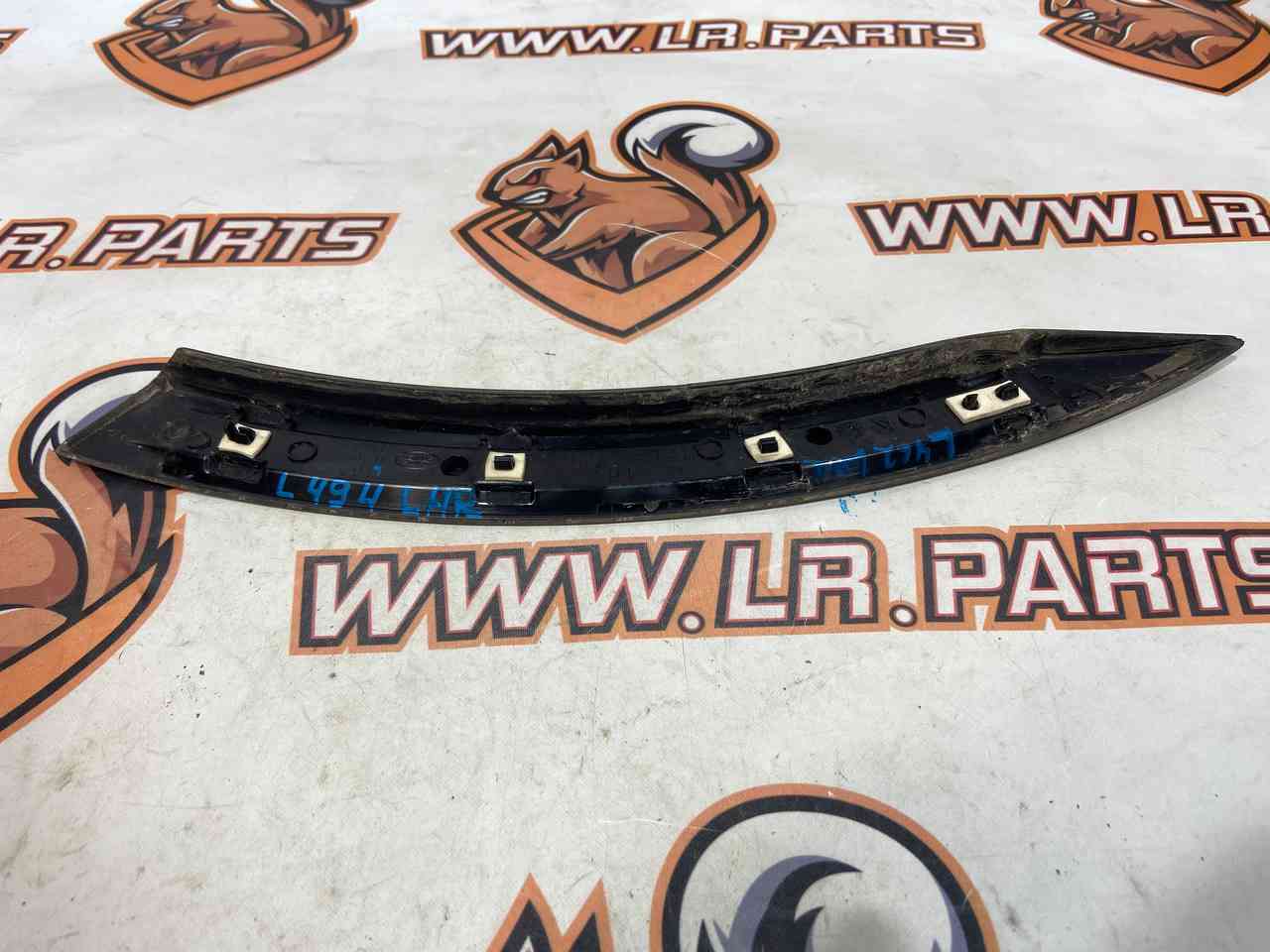 LR117004 Rear left door arch trim Land Rover Discovery 5 L462 used - Image 15