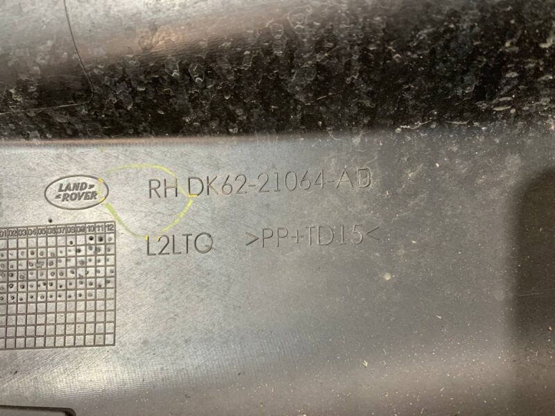 LR125985 Front right door molding RANGE ROVER SPORT L494 13- Used cost 50 € in stock 1 pcs.