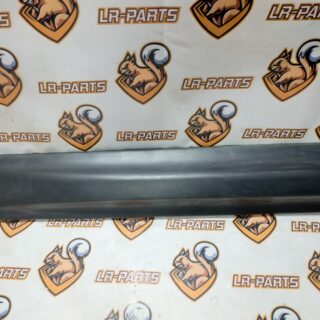 LR125985 Front right door molding RANGE ROVER SPORT L494 13- Used cost 53,35 € in stock 1 pcs.