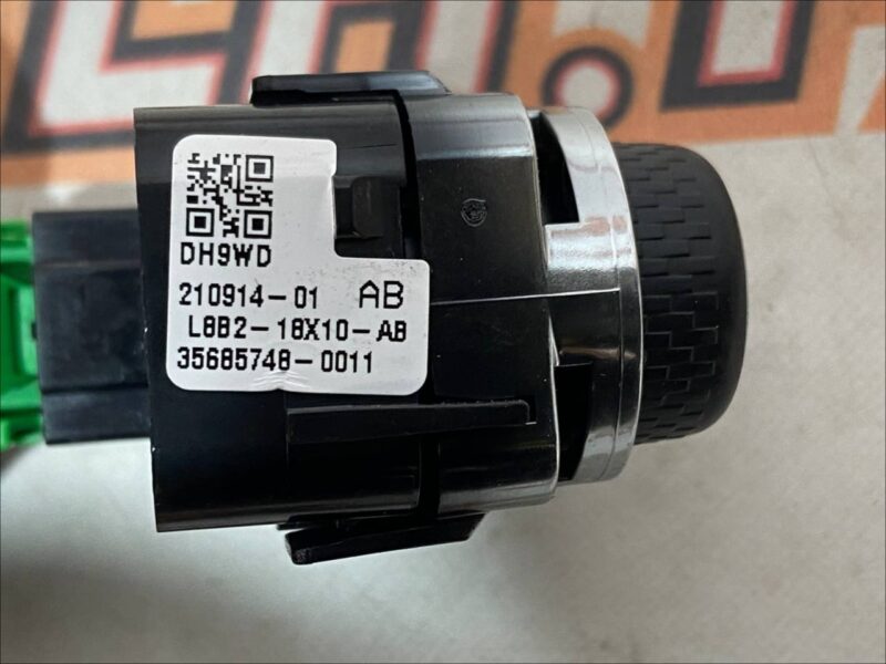 LR130641 Volume switch Land Rover Discovery 5 L462 (2017-) used cost 20 € in stock 1 pcs.