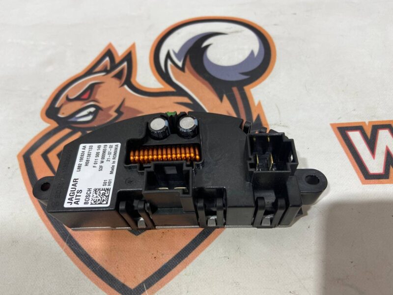 LR131038 Heater module-control Land Rover Discovery 5 L462 (2017-) USED cost 70 € in stock 1 pcs.