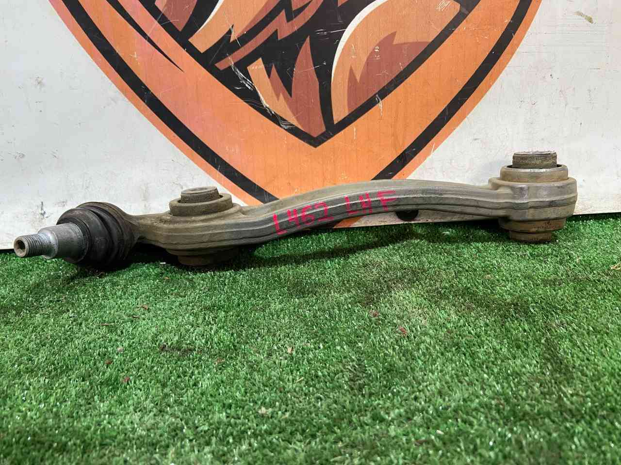 LR137876 Front left lower lever Land Rover Discovery 5 L462 (2017-) USED cost 150 € in stock 1 pcs.