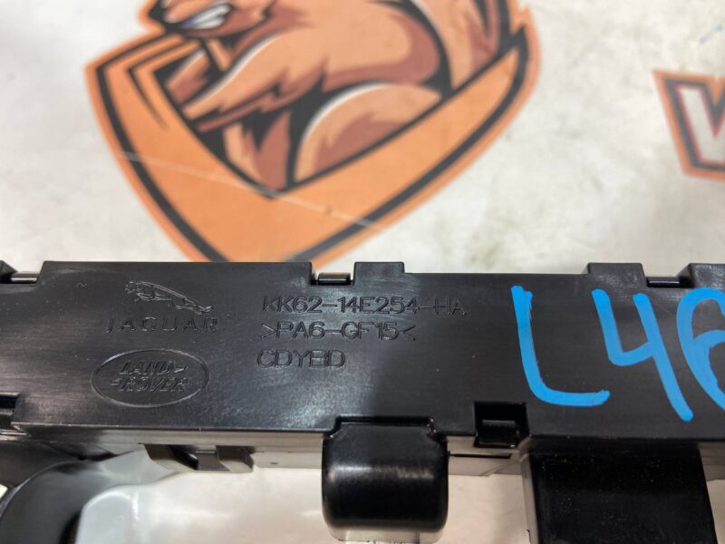 LR140274 Used voltage converter holder Land Rover Discovery 5 L462 (2017-) cost 110 € in stock 1 pcs.
