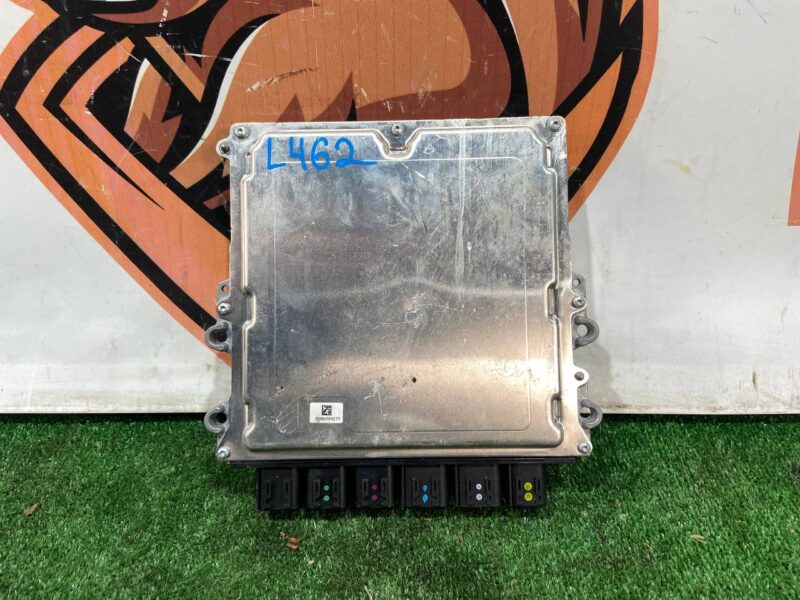 LR141207 Engine control unit Land Rover Discovery 5 L462 (2017-) used cost  € in stock 1 pcs.