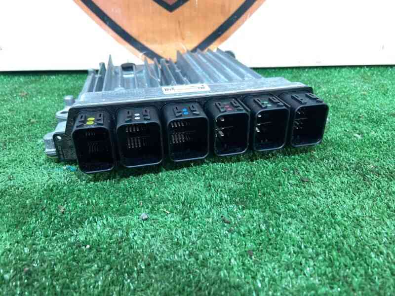 LR141207 Engine control unit Land Rover Discovery 5 L462 (2017-) used cost  € in stock 1 pcs.