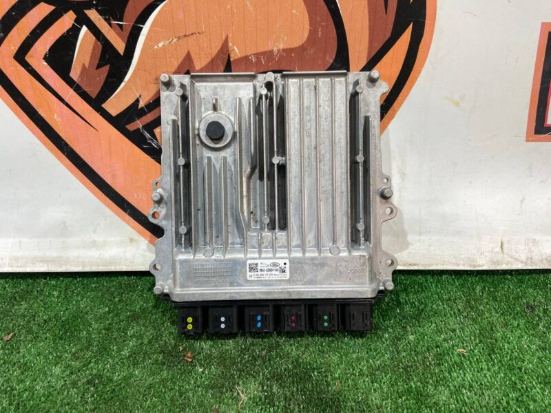 LR141207 Engine control unit Land Rover Discovery 5 L462 (2017-) used cost  € in stock 1 pcs.