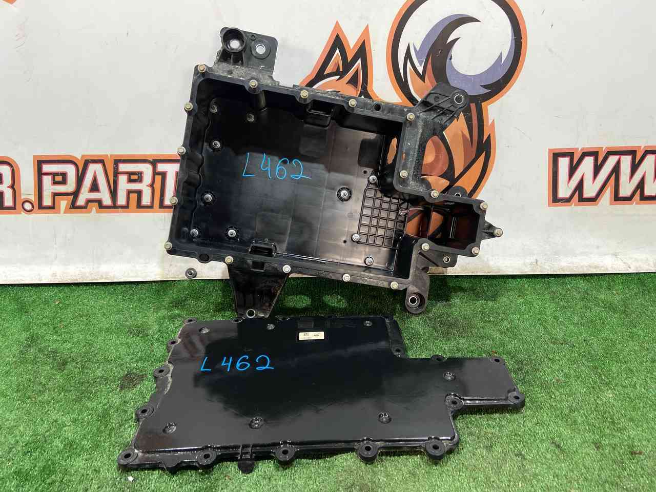 LR141890 Voltage converter housing Land Rover Discovery 5 L462 (2017-) used cost € in stock 1 pcs.
