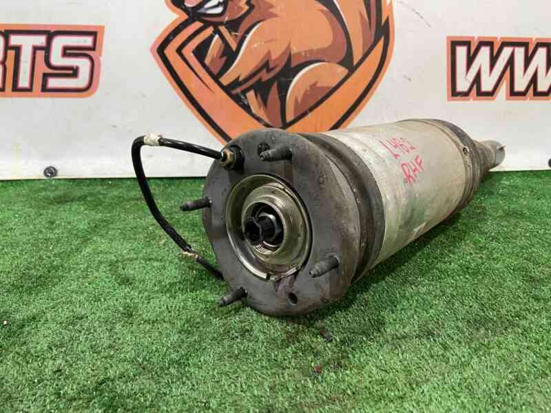 LR142074 Front right shock absorber Land Rover Discovery 5 L462 (2017-) used cost 330 € in stock 1 pcs.
