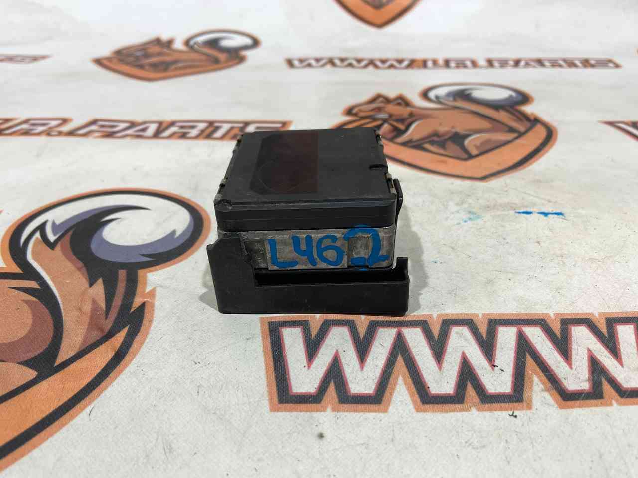 LR142569 Active cruise control radar Land Rover Discovery 5 L462 (2017-) used cost 500 € in stock 1 pcs.