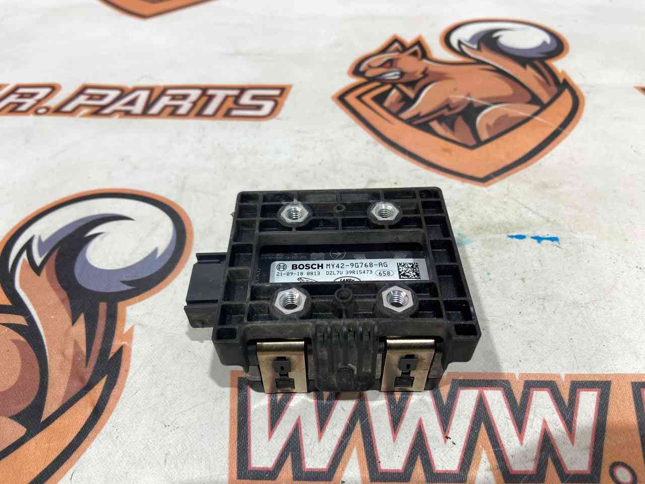 LR142569 Active cruise control radar Land Rover Discovery 5 L462 (2017-) used cost 500 € in stock 1 pcs.