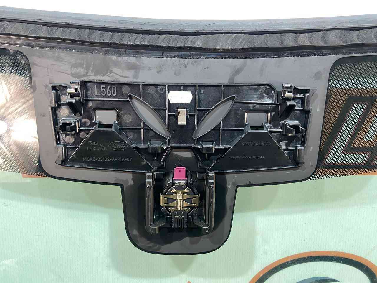 LR142815 Windshield glass Range Rover Velar L560 (2018-) used cost € in stock 1 pcs.