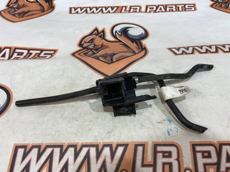 LR145260 Solenoid vacuum control valve Land Rover Discovery 5 L462 (2017-) used cost 150 € in stock 1 pcs.