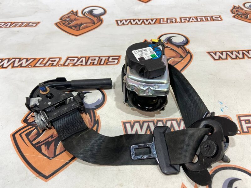 LR155093 Front right seat belt Land Rover Discovery 5 L462 (2017-) Used cost 100 € in stock 2 pcs.