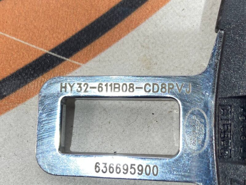 LR155093 Front right seat belt Land Rover Discovery 5 L462 (2017-) Used cost 100 € in stock 2 pcs.
