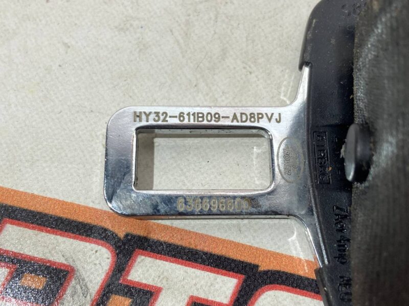 LR155098 Front left seat belt Land Rover Discovery 5 L462 (2017-) Used cost 70 € in stock 1 pcs.
