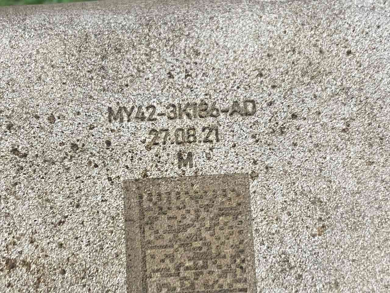 LR162785 Steering knuckle (pin) front left Land Rover Discovery 5 L462 (2017-) used cost 500 € in stock 1 pcs.