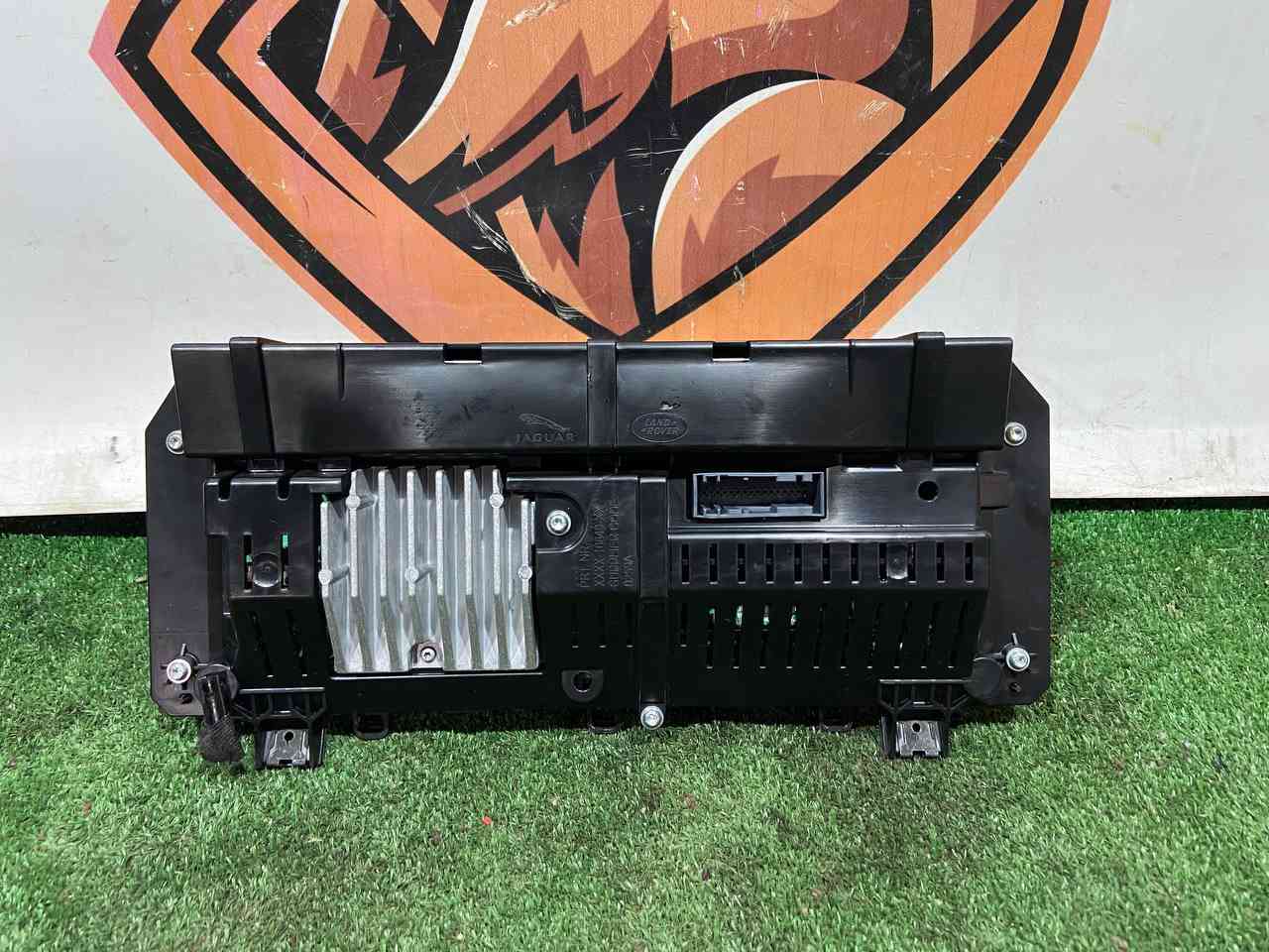 T4A11920 TFT/LCD Instrument Panel Display for Jaguar F-Pace X761 (2017-) Used cost 750 € in stock 1 pcs.