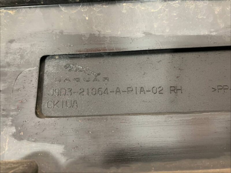 T4K10127LML Door molding front right lower Jaguar I-Pace (2018-) Used cost 150 € in stock 7 pcs.