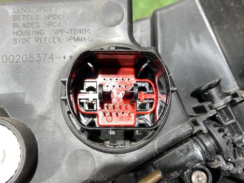 T4K11258 Headlight right Jaguar I-Pace (2018-) used cost 750 € in stock 1 pcs.