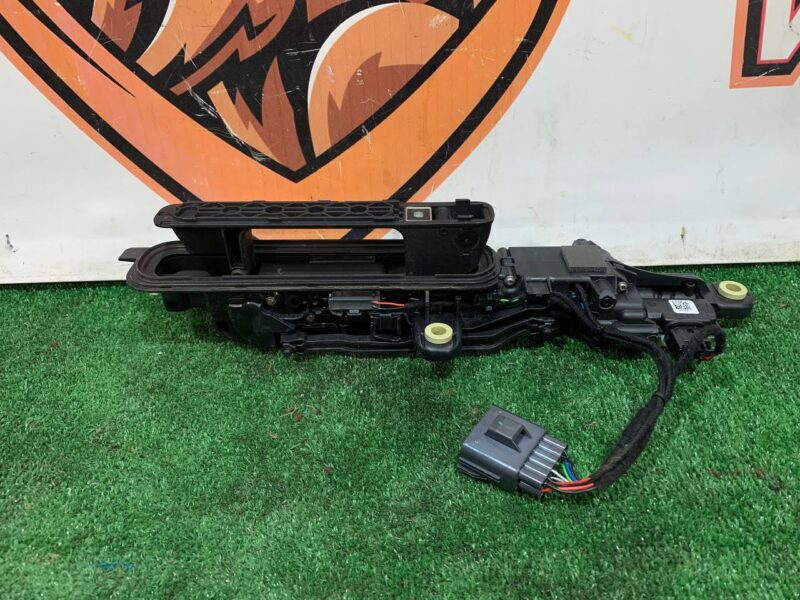 T4K1290 Door handle outer rear right Jaguar I-Pace (2018-) Used cost 35 € in stock 6 pcs.