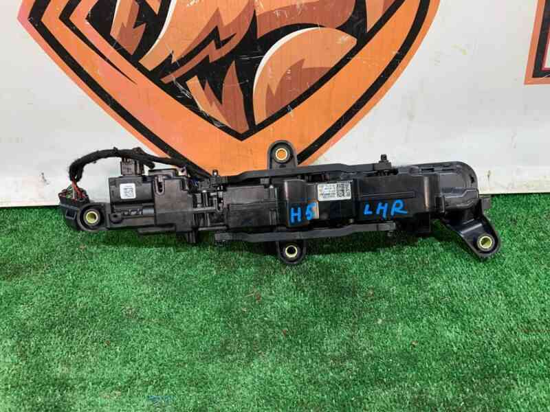 T4K1292 Door handle outer rear left Jaguar I-Pace (2018-) Used cost 100 € in stock 3 pcs.