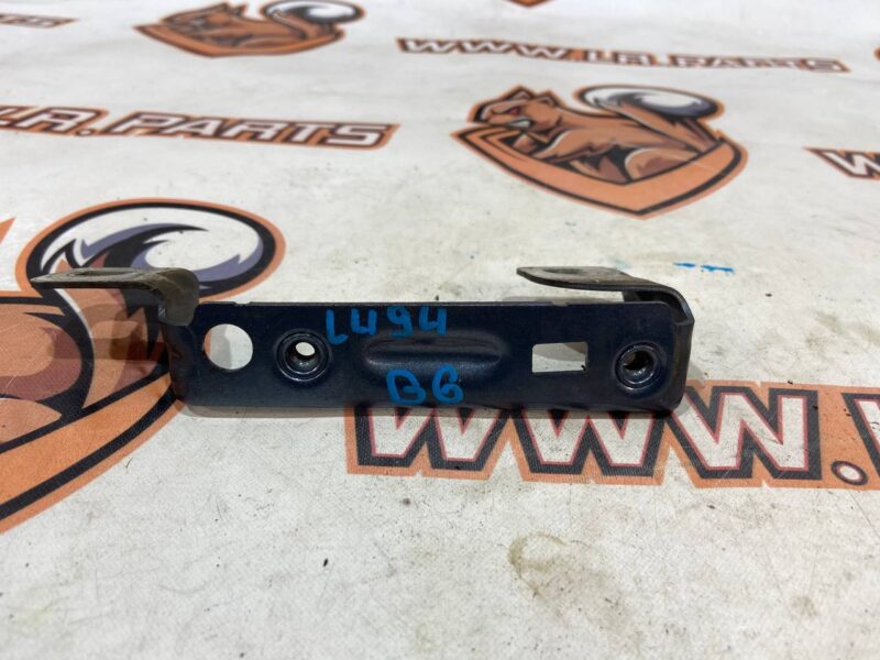 LR044211 Rear light bracket right Range Rover Sport L494 (2014-2022) used cost 10 € in stock 1 pcs.