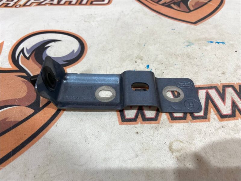 LR044891 Rear light bracket right Range Rover Sport L494 (2014-2022) used cost 10 € in stock 1 pcs.