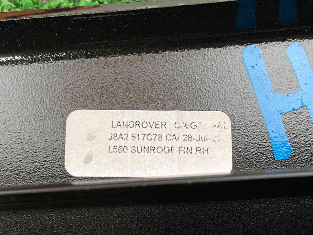 LR092746 Roof lining right Range Rover Velar L560 (2018-) used cost  € in stock 1 pcs.