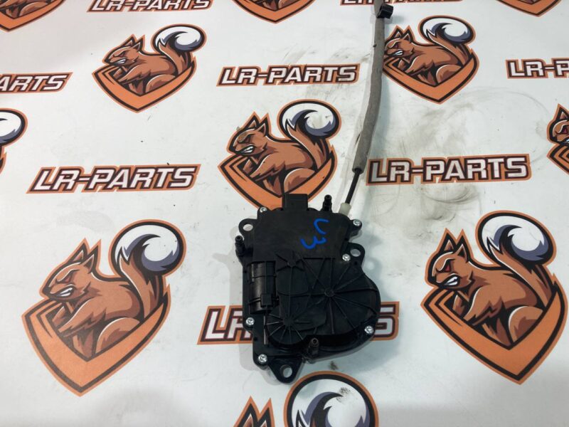 LR095549 Trunk lid lock electric Range Rover L405 Used cost 40 € in stock 9 pcs.