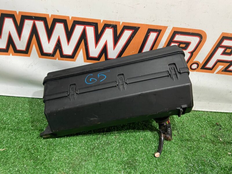LR098963 Engine compartment fuse box Land Rover Discovery 5 L462 (2017-) Used cost 160 € in stock 3 pcs.