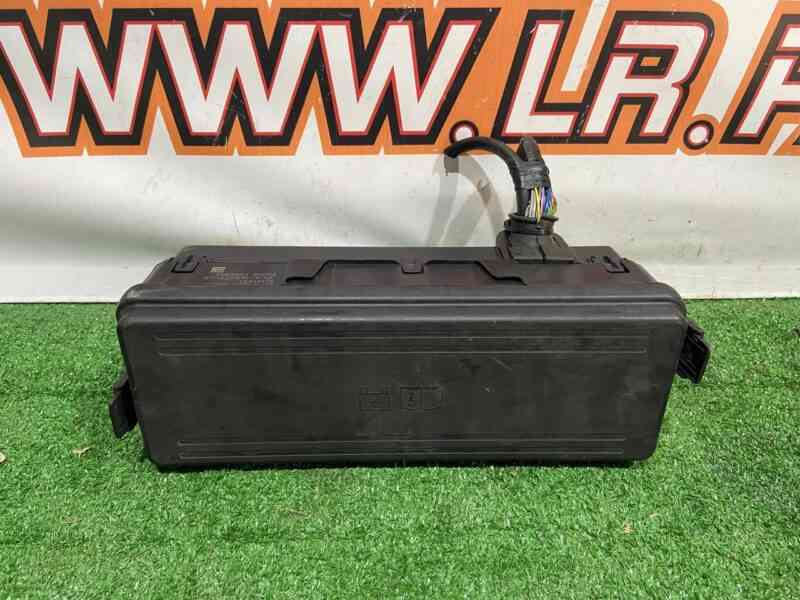 LR098963 Engine compartment fuse box Land Rover Discovery 5 L462 (2017-) Used cost 160 € in stock 3 pcs.