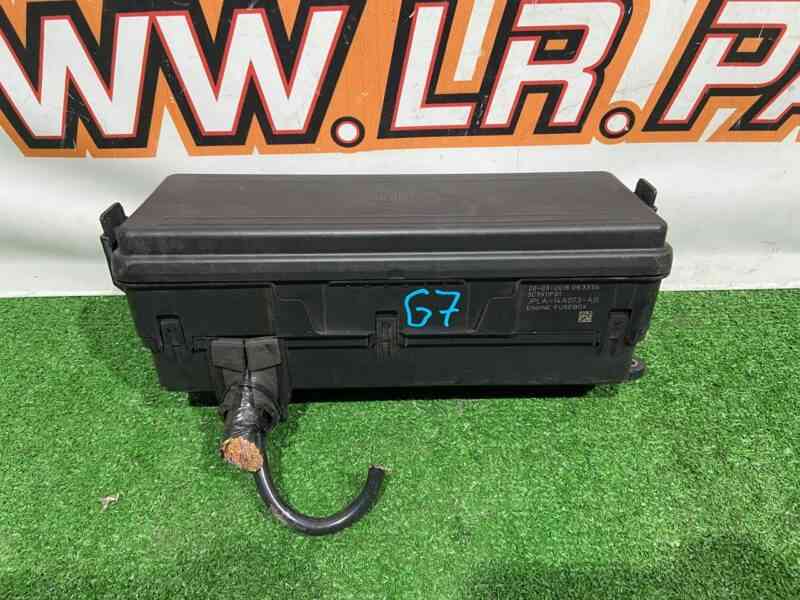 LR098963 Engine compartment fuse box Land Rover Discovery 5 L462 (2017-) Used cost 160 € in stock 3 pcs.