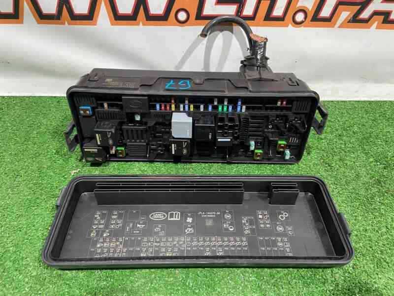 LR098963 Engine compartment fuse box Land Rover Discovery 5 L462 (2017-) Used cost 160 € in stock 3 pcs.