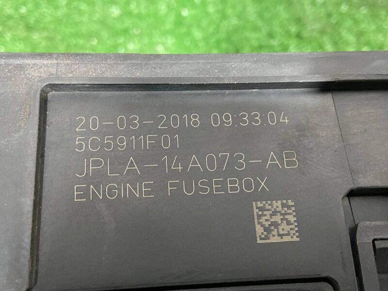 LR098963 Engine compartment fuse box Land Rover Discovery 5 L462 (2017-) Used cost 160 € in stock 3 pcs.