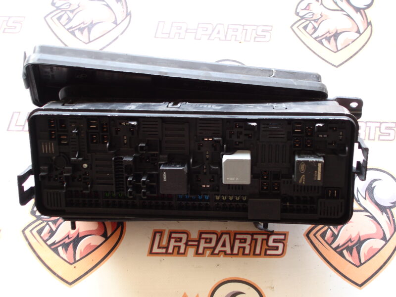 LR098963 Engine compartment fuse box Land Rover Discovery 5 L462 (2017-) Used cost 160 € in stock 3 pcs.