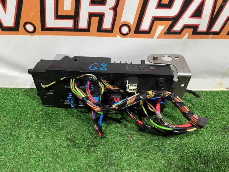 LR098969 Fuse Box Land Rover Discovery 5 L462 (2017-) Used - Image 16