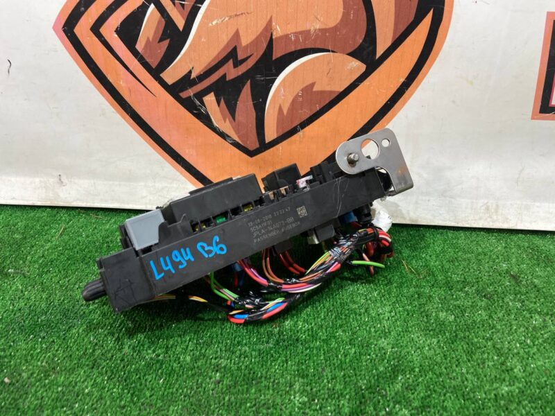 LR098969 Fuse Box Land Rover Discovery 5 L462 (2017-) Used - Image 22